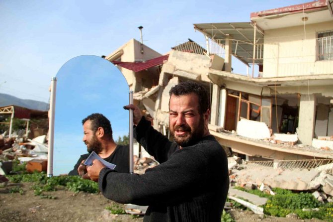 Depremzede 1 Ay Sonra Aynaya Bakıp Haline Şükretti