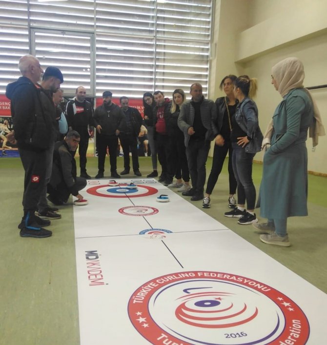 Diyarbakır’da İlk Defa Yapılan ’Floor Curling’ Hakemlik Kursu Tamamlandı