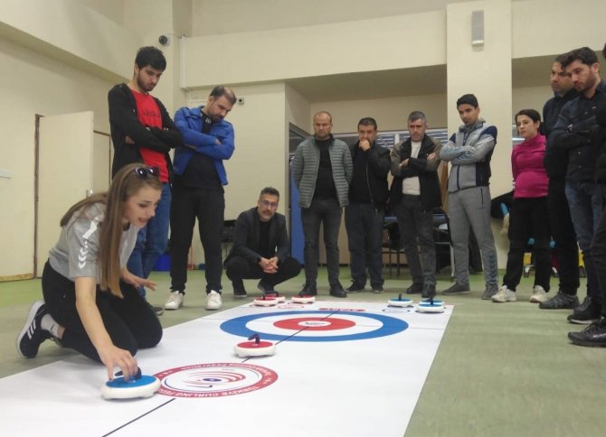 Diyarbakır’da İlk Defa Yapılan ’Floor Curling’ Hakemlik Kursu Tamamlandı