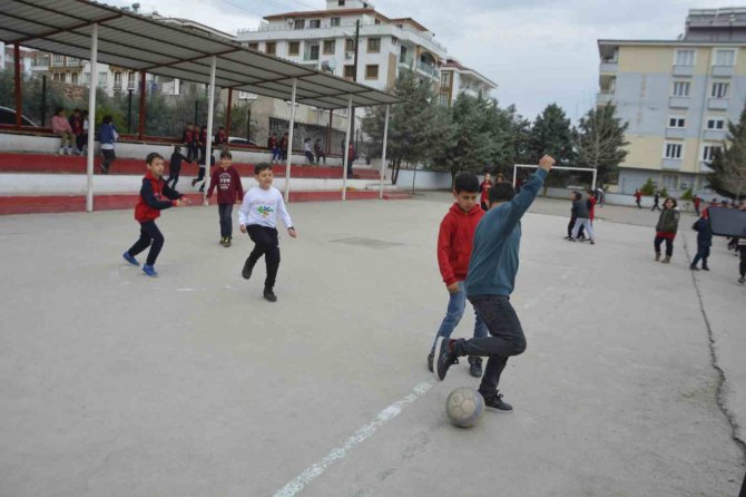 Öğrencilerin İlk Ders Konusu Deprem Oldu