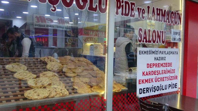 Van’daki Fırıncıdan Depremzedelere Ücretsiz Ekmek