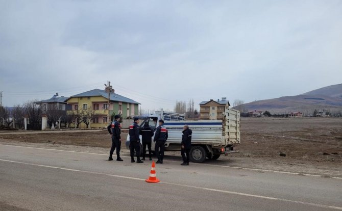 Şap Hastalığına Karşı Jandarma Ve Veteriner Hekimler Yolları Denetledi