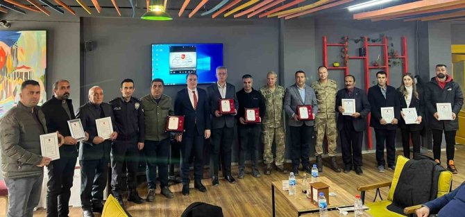 Tsk Güçlendirme Vakfına Bağış Yapanlara Plaket Ve Teşekkür Belgesi