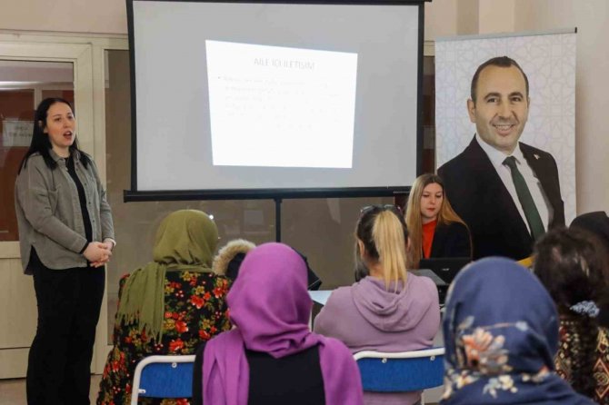 Yalova Belediyesi’nin Seminerleri Devam Ediyor