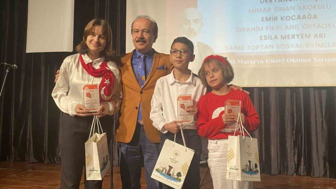 Mehmet Akif Ersoy Anıldı