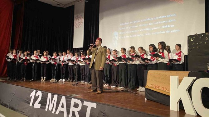 Mehmet Akif Ersoy Anıldı