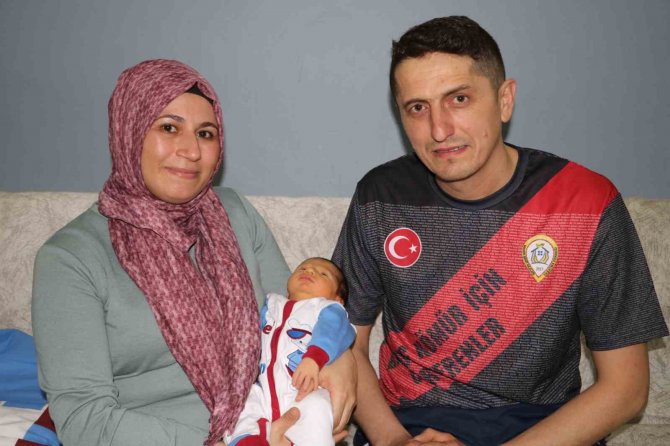 "İ̇yi Ki Varsın Eren" Filminden Etkilenen Çift, Eren’in İsmini Oğullarıyla Yaşatacak