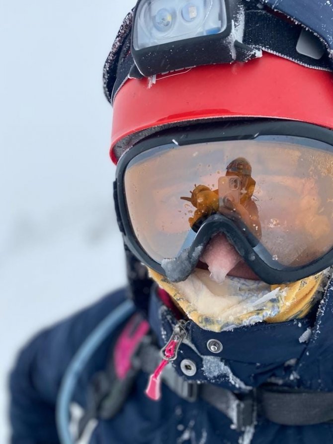Deprem Şehitlerini Zirvede Andılar