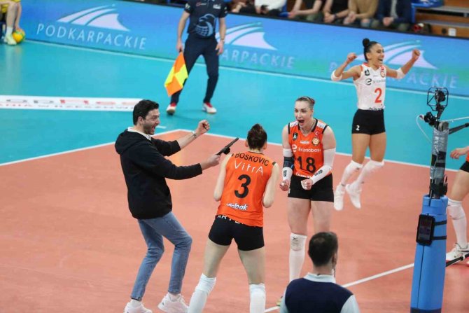 Cev Şampiyonlar Ligi: Developres Rzeszow: 1 - Eczacıbaşı Dynavit: 3