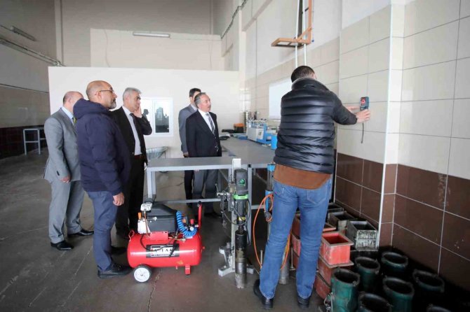 Ai̇çü’de Yapı Malzemeleri Araştırma Laboratuvarı Açıldı