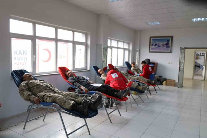 Ağrı’da Jandarmadan Kızılay’a Kan Desteği
