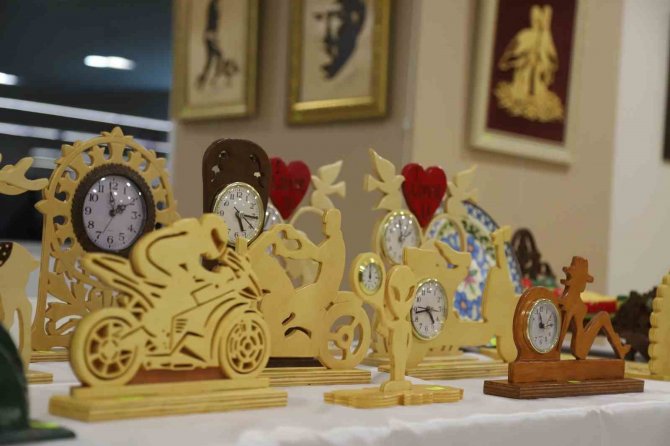 Ahşap El Sanatları Sergisi Kartal Belediyesi’nde Meraklılarını Bekliyor