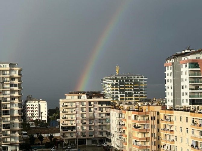 Alanya’da Gökkuşağı Görenleri Hayran Bıraktı