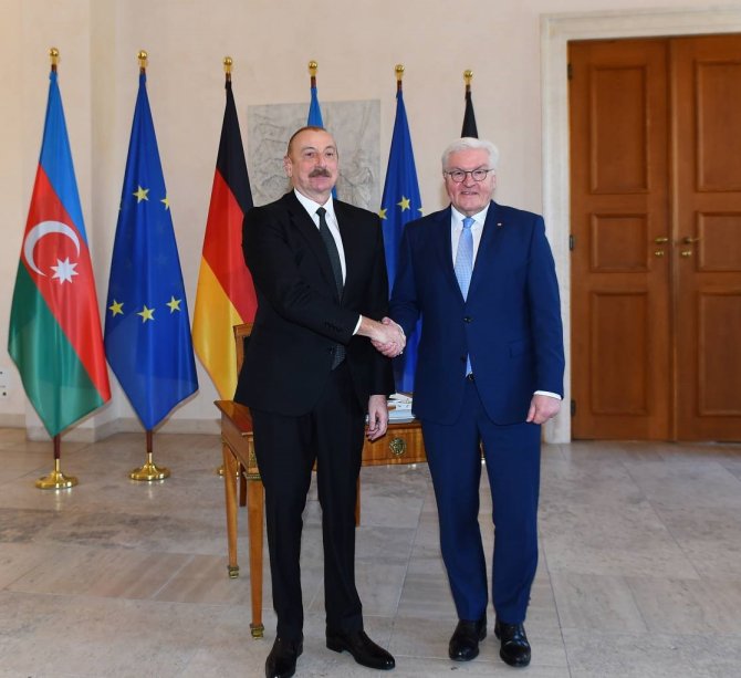 Aliyev Ve Alman Mevkidaşı Steinmeier, Berlin’de Bir Araya Geldi