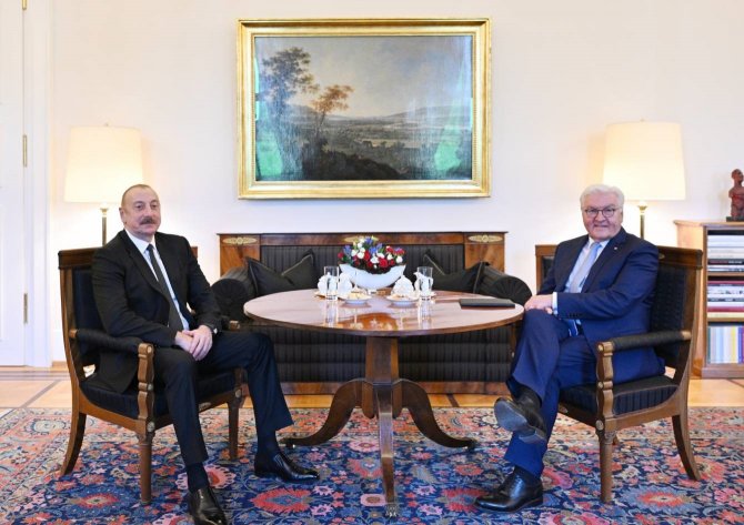 Aliyev Ve Alman Mevkidaşı Steinmeier, Berlin’de Bir Araya Geldi