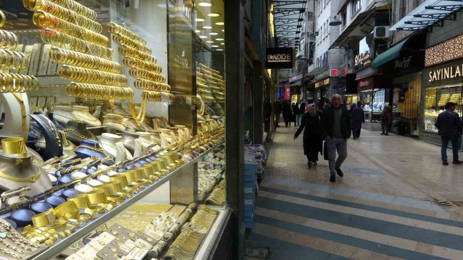 Abd’de Batan Bankalar Altının Ons Fiyatının Yükselmesine Neden Olunca Kuyumcular Da Hereketlendi