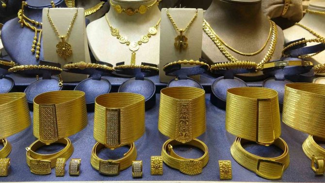 Abd’de Batan Bankalar Altının Ons Fiyatının Yükselmesine Neden Olunca Kuyumcular Da Hereketlendi