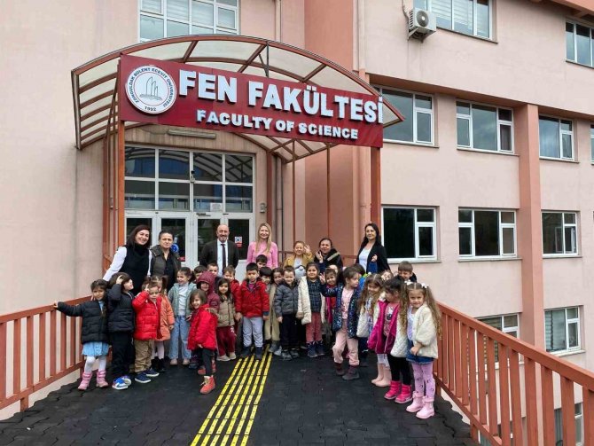 Minikler Zbeü Fen Fakültesi’ni Gezdi
