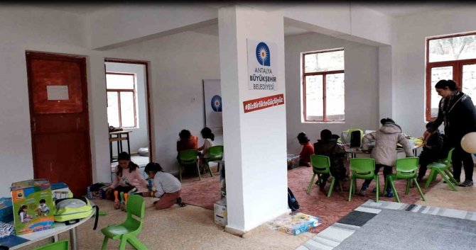 Antalya Büyükşehir Belediyesi İ̇slahiye’de Kreş Açtı