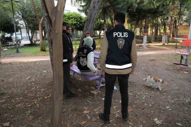 Antalya’da ’Güvenli Okul Çevreleri Ve Servis Araçları Denetim Uygulaması’ Yapıldı