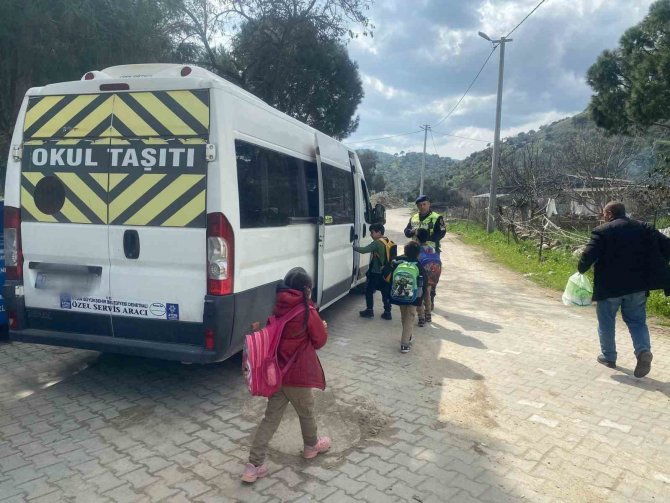 Söke’de Jandarma Ekiplerinden Öğrencilere Trafik Eğitimi