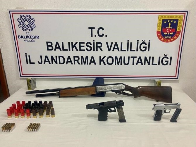 Balıkesir’de Polis Ve Jandarmadan ’Huzur’ Operasyonu