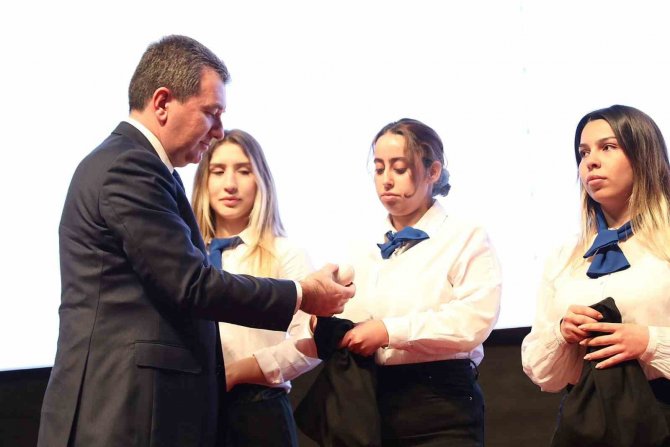 Bergama’da 2. Etap Bin Adet Toki̇ Konutu İçin Kuralar Çekildi