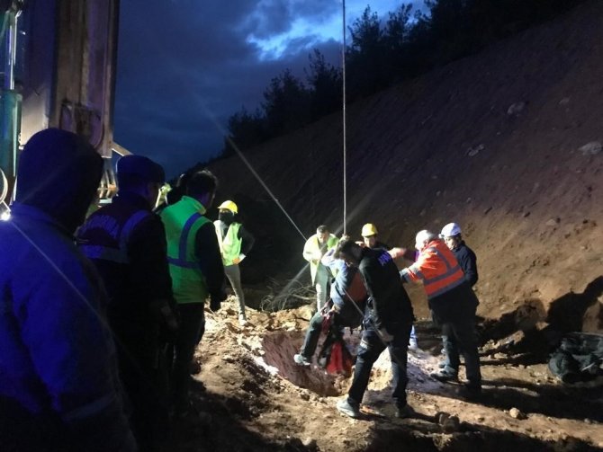 Yht İnşaatında 25 Metrelik Köprü Kuyusuna Düşen İşçi Yaralandı