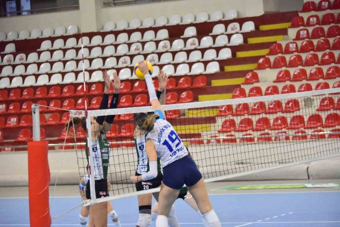 ’Bizim Kızlar’ Yarı Finalde