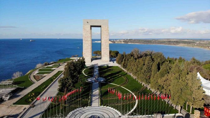 Cumhuriyet’in 100’üncü Yılına Hazırlanan Şehitler Abidesinde 18 Mart Tören Hazırlıkları Devam Ediyor