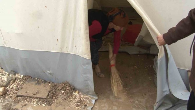 Deprem Bölgesinde Yağış Etkili Oldu