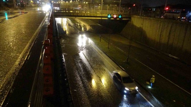 Malatya’da Sağanak Yağış Etkili Oldu