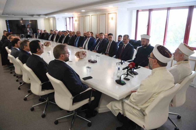 Diyanet İ̇şleri Başkanı Erbaş: "Yurt İçinde Ve Yurt Dışındaki Çalışmalarımız Artacak"