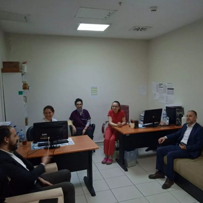 Meslektaşlarını Unutmadı