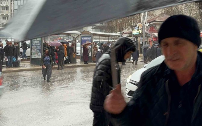 Elazığ’da Sağanak Yağış Etkili Oldu