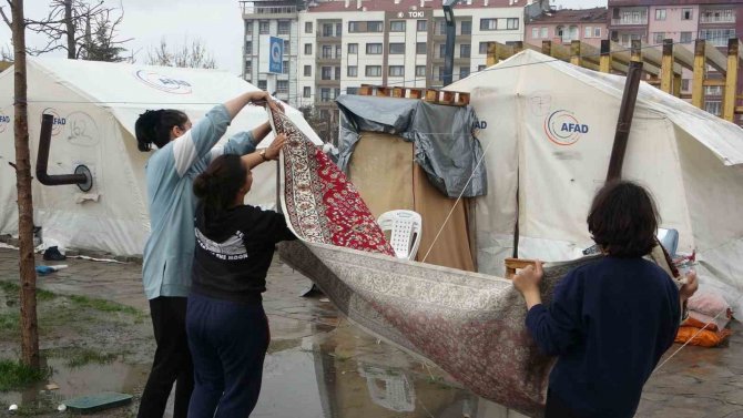 Malatya’da Sağanak Yağış Etkili Oldu