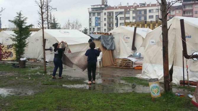 Malatya’da Sağanak Yağış Etkili Oldu