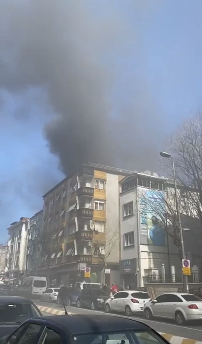 Fatih’te Kur’an Kursunda Yangın: 4 Kişi Dumandan Etkilendi