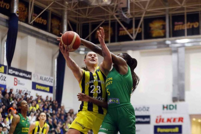 Fıba Kadınlar Euroleague: Fenerbahçe: 82 - Sopron Basket: 62