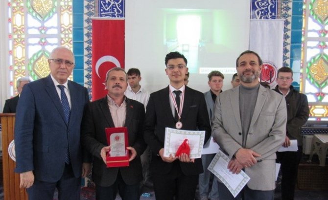 Genç Hatipler Salihli’de Yarıştı