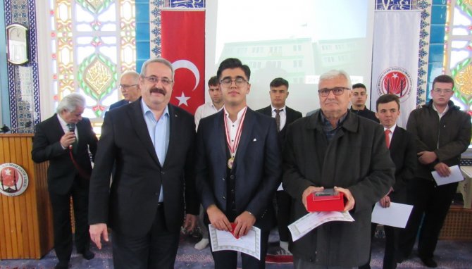 Genç Hatipler Salihli’de Yarıştı