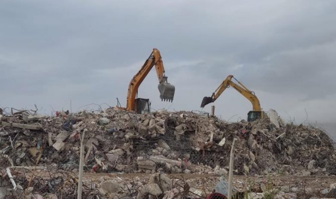 Mamak Belediyesi Samandağ’da Enkaz Kaldırıyor