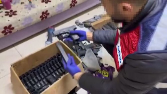 Jandarmadan Elektrikçi Görünümlü Silah İmalathanesine Baskın