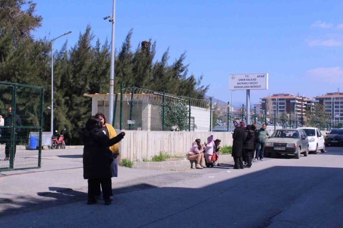 İ̇zmir’de Konteyner Kentte Tahliye