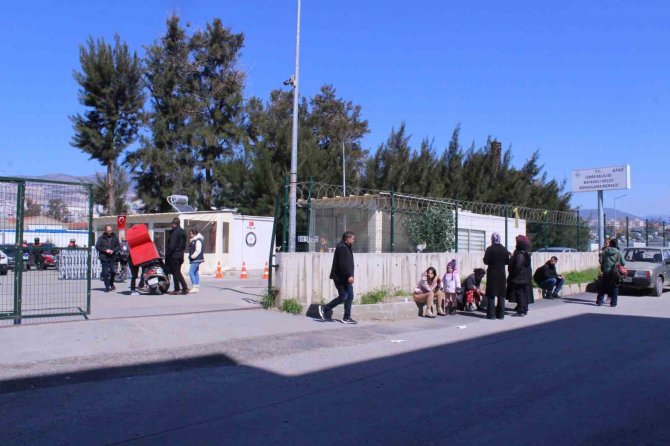 İ̇zmir’de Konteyner Kentte Tahliye