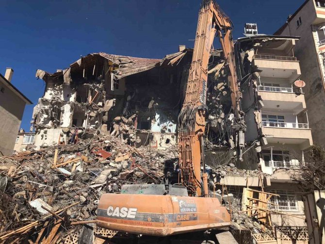 Depremin Vurduğu İllerden Elazığ’da Ağır Hasarlı Bina Sayısı Artıyor