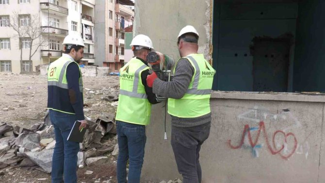 İ̇nşaat Yüksek Mühendisi Çakırcıoğlu, “Binanın Hasarlı Olup Olmadığını Anlamak İçin Her Şartta Karot Alınması Gereklidir”