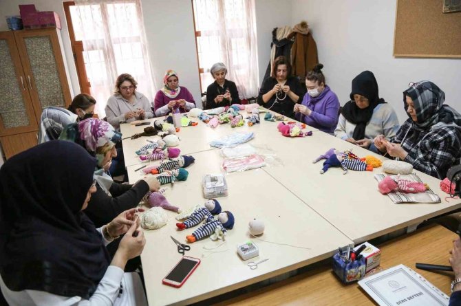 Depremzede Kadınlar İçin Amigurumi Etkinliği
