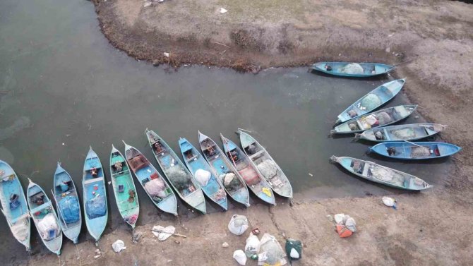 Türkiye’nin En Büyük Tatlı Su Gölünde Balık Av Yasağı Başlıyor