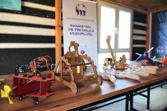 Mustafakemalpaşa Belediyesinden Doğa Ve Fen Okuluna Tam Destek